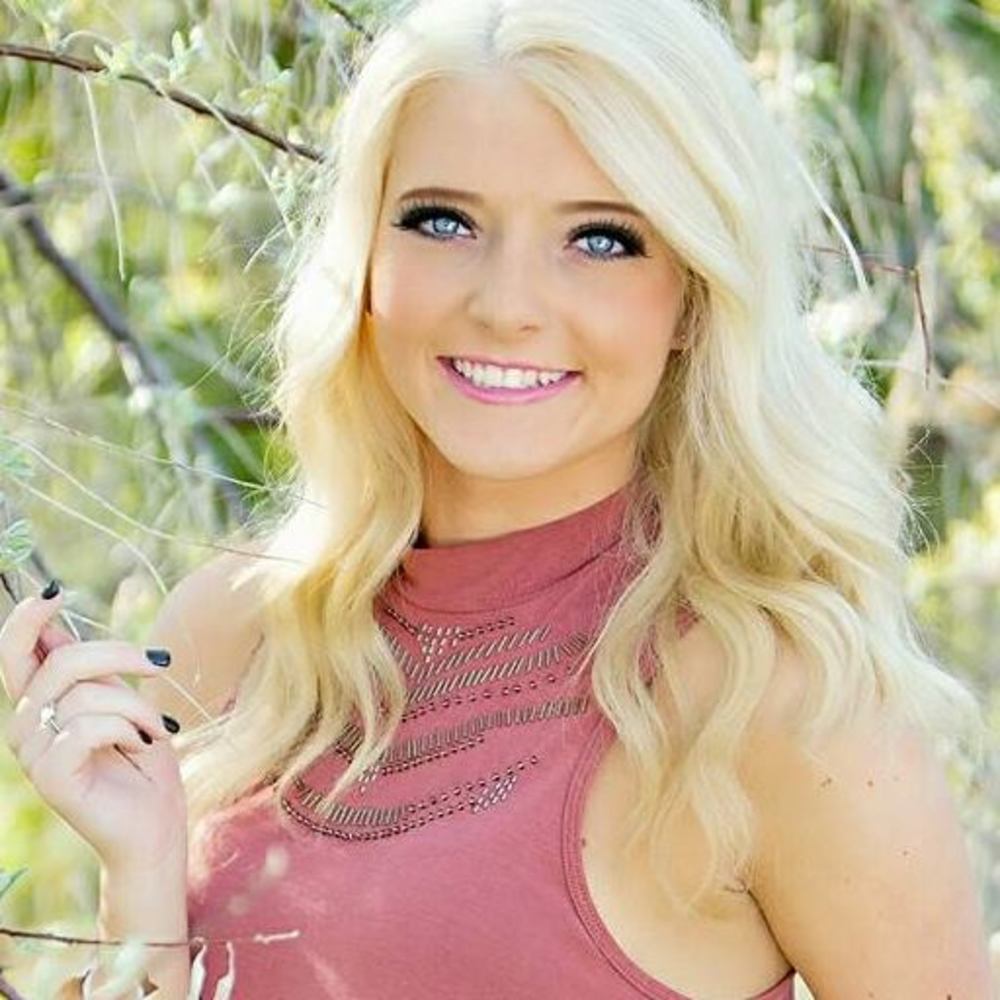 Meet your Posher, Abbey